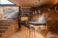 CAVA HOUSE：将天然地下洞穴变成时尚的酒窖